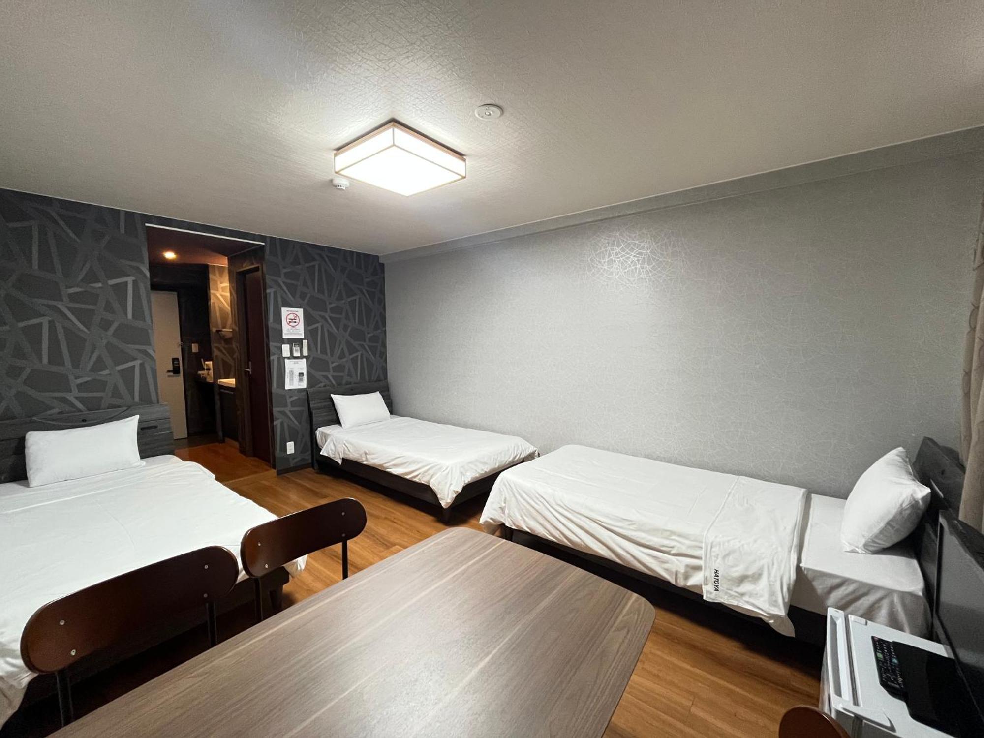 Beppu Hostel U&T Buitenkant foto